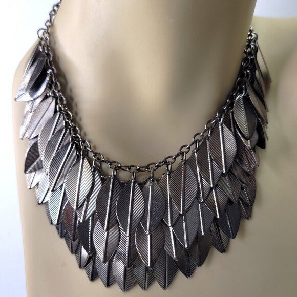 Gunmetal Leaf Dangling Clusters Choker Necklace - Picture 5 of 11